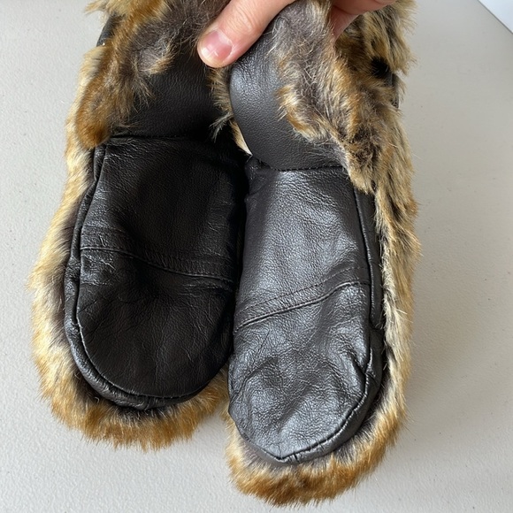 NWT Barts Brown Palm Leather Faux Fur Mittens Fur Paws One Size Unisex - Picture 5 of 16